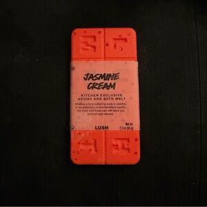 Lush Jasmine Cream Aroma & Bath Melt kitchen exclusive February 2026